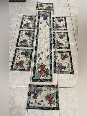 VTG Scene Weaver Grapevine Jacquard-Woven Tapestry Table Runner & 8 Placemats